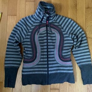 Lululemon sweater size 12